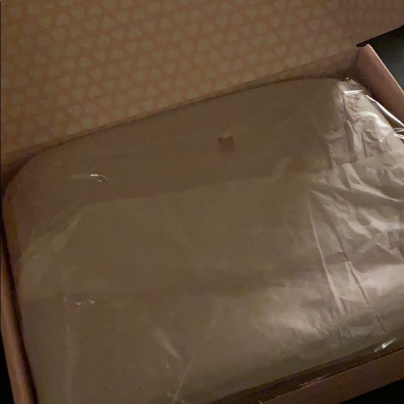 SOLD - đ2/80$đ Kylie Cosmetics makeup bag - Picture 3 of 4